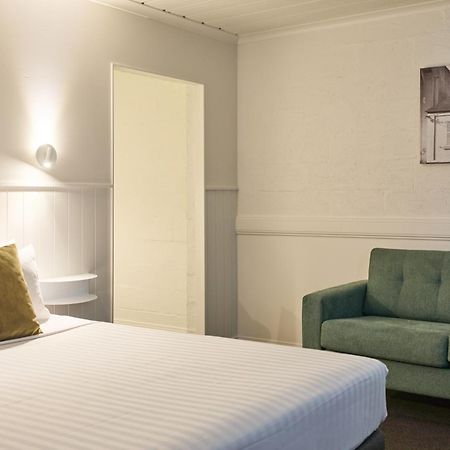 บัลมอรัลออนยอร์ค Hotel ลอนเชสตัน ภายนอก รูปภาพ